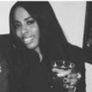 Meet your Posher, Adrienne